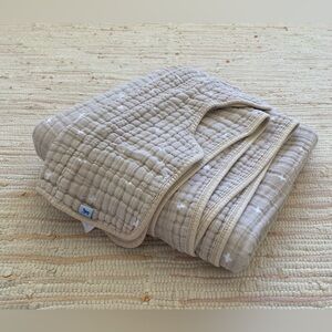 Little Unicornn Muslin Quilt and Burpcloth